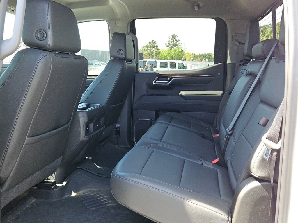 Used 2025 Chevrolet Silverado 1500 LT Trail Boss w/ Convenience Package II image 11