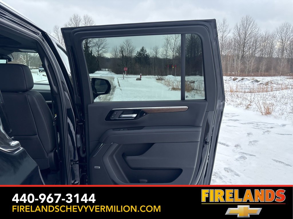 Used 2025 Chevrolet Suburban High Country image 43