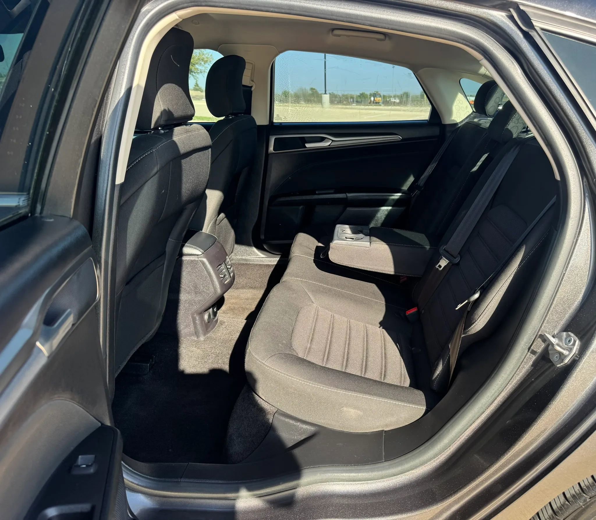 Used 2018 Ford Fusion SE image 29