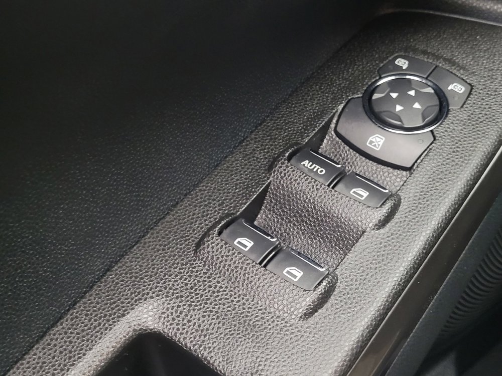 Used 2021 Ford EcoSport SE w/ SE Convenience Package image 27