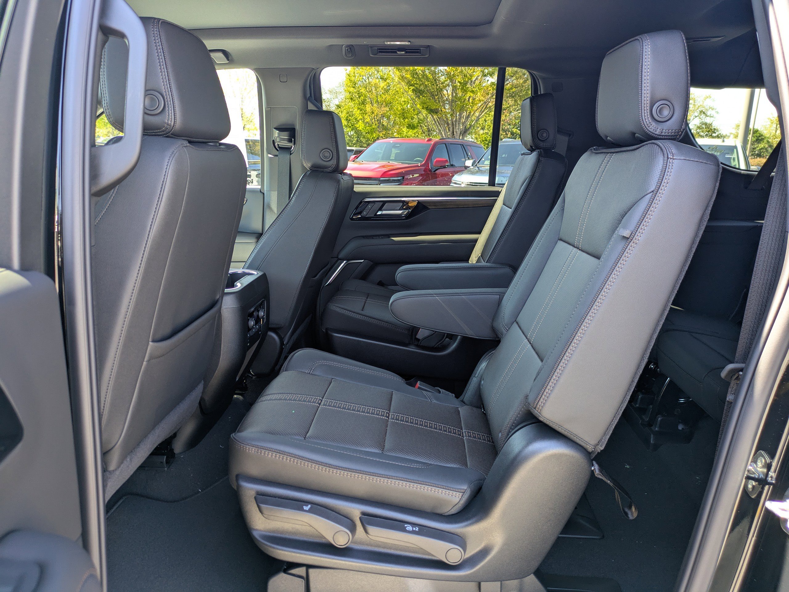 New 2026 Chevrolet Suburban High Country image 16