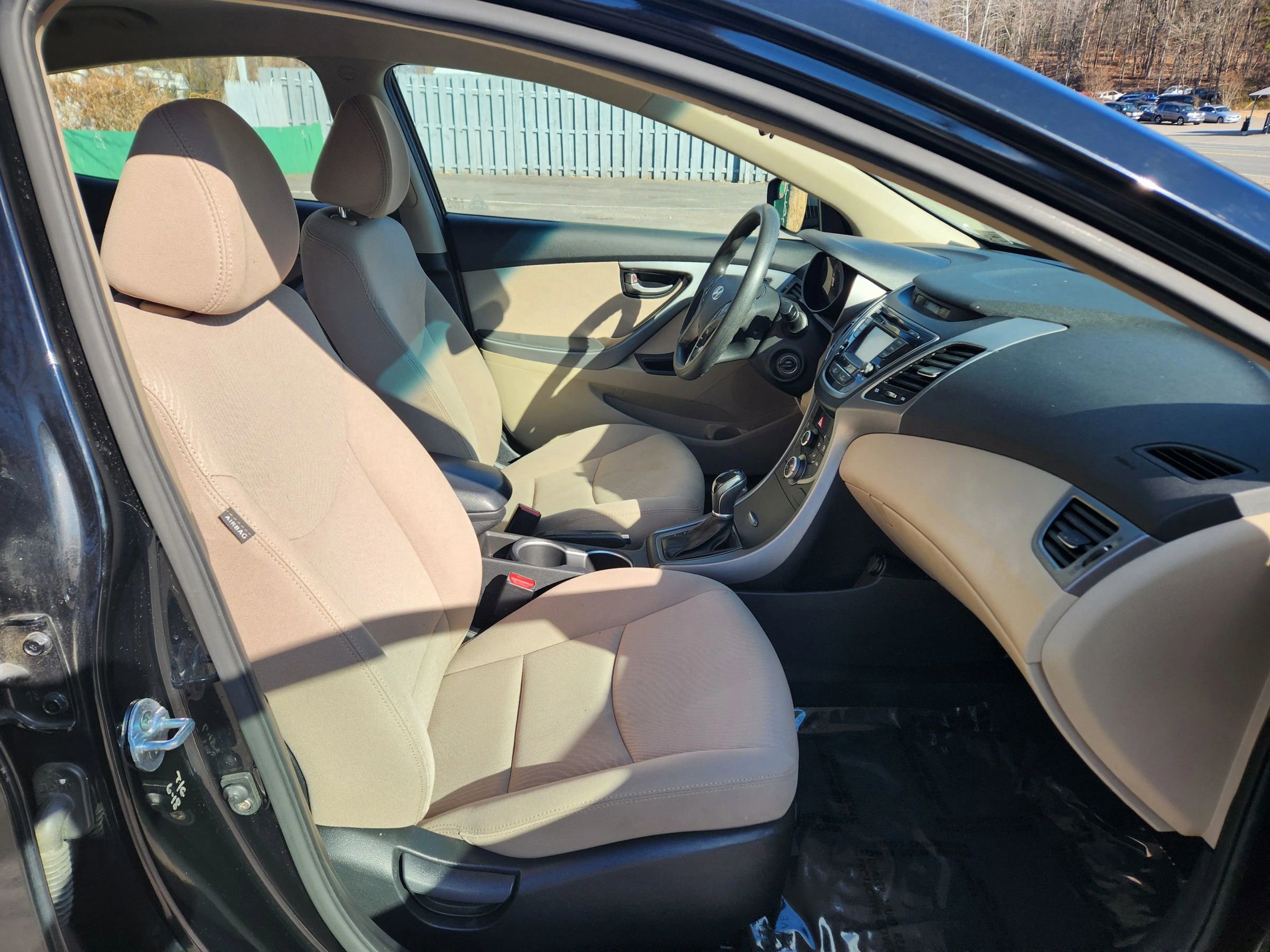 Used 2015 Hyundai Elantra SE w/ Option Group 02 FWD image 16