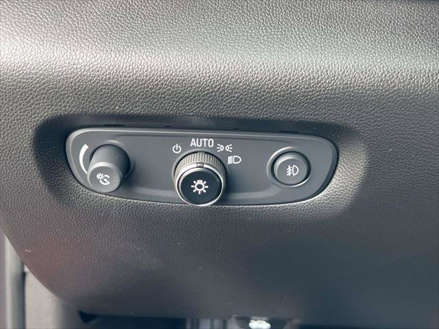 Used 2021 Chevrolet Traverse LT image 23