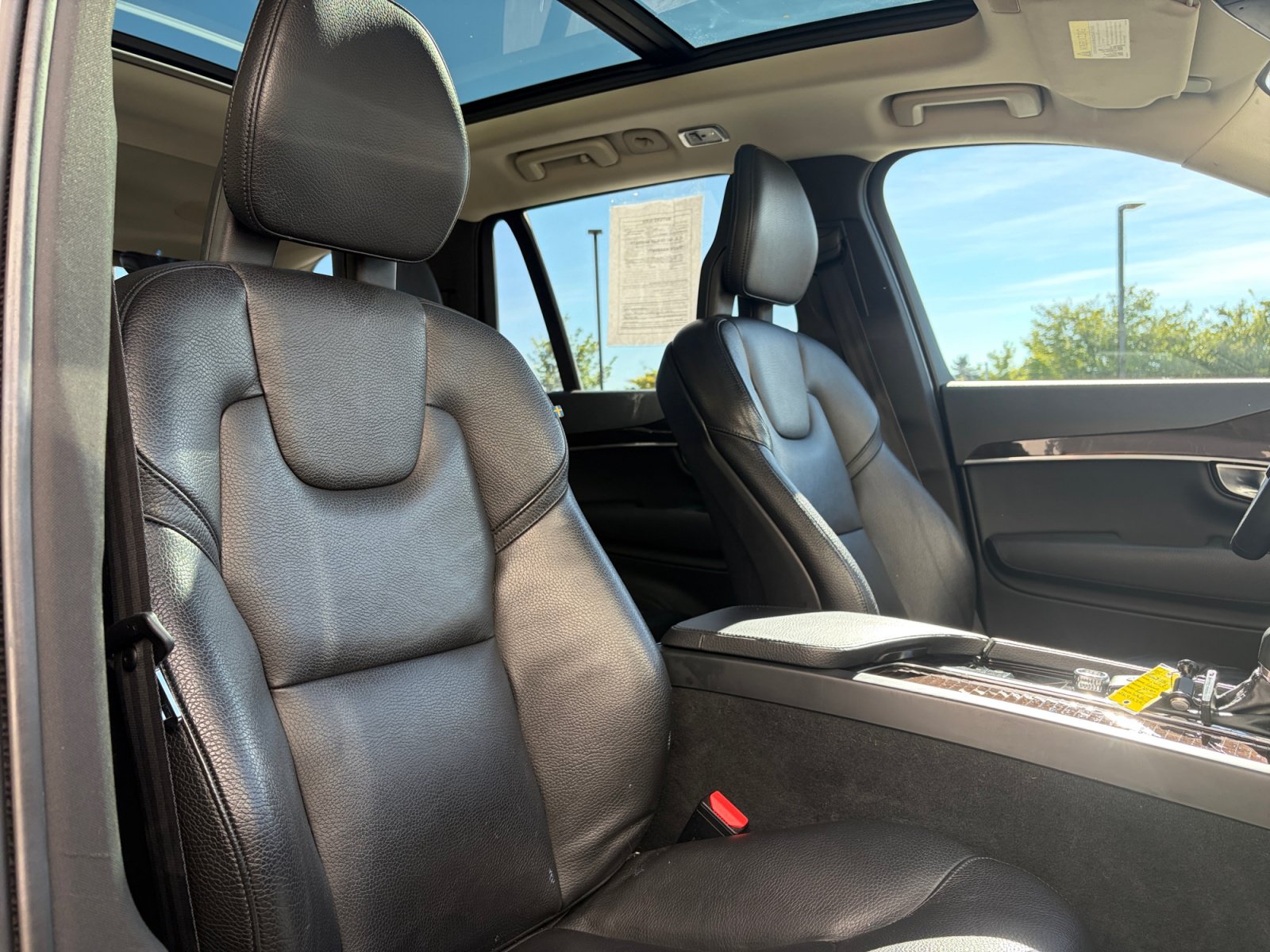 Used 2018 Volvo XC90 T6 Momentum w/ Momentum Plus Package AWD/4WD image 30