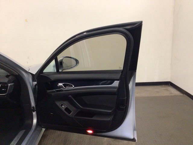 Used 2016 Porsche Panamera Edition image 10