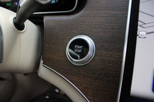 Used 2022 Mercedes-Benz EQS 450+ Sedan image 19