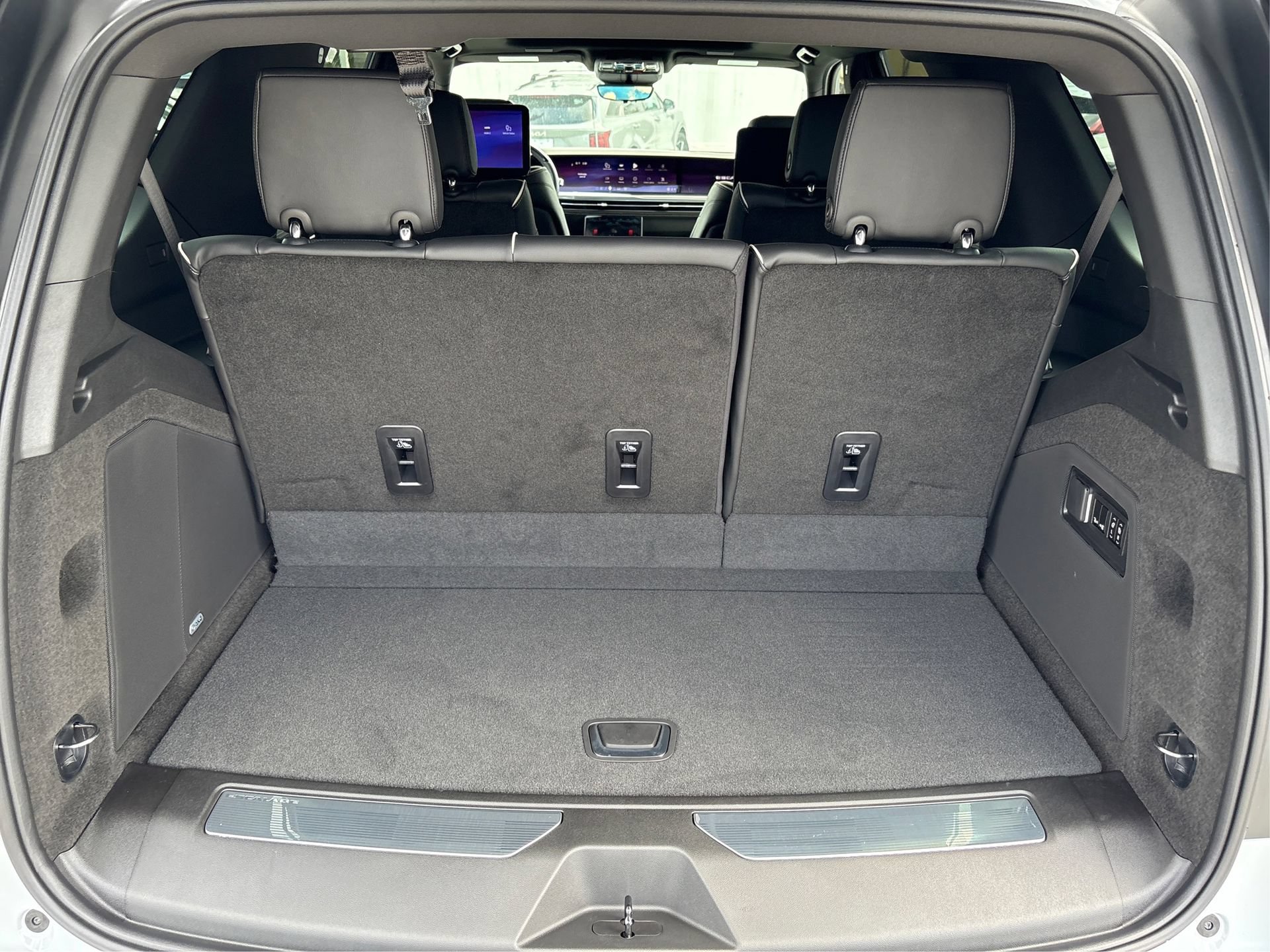 New 2026 Cadillac Escalade Sport AWD/4WD image 11