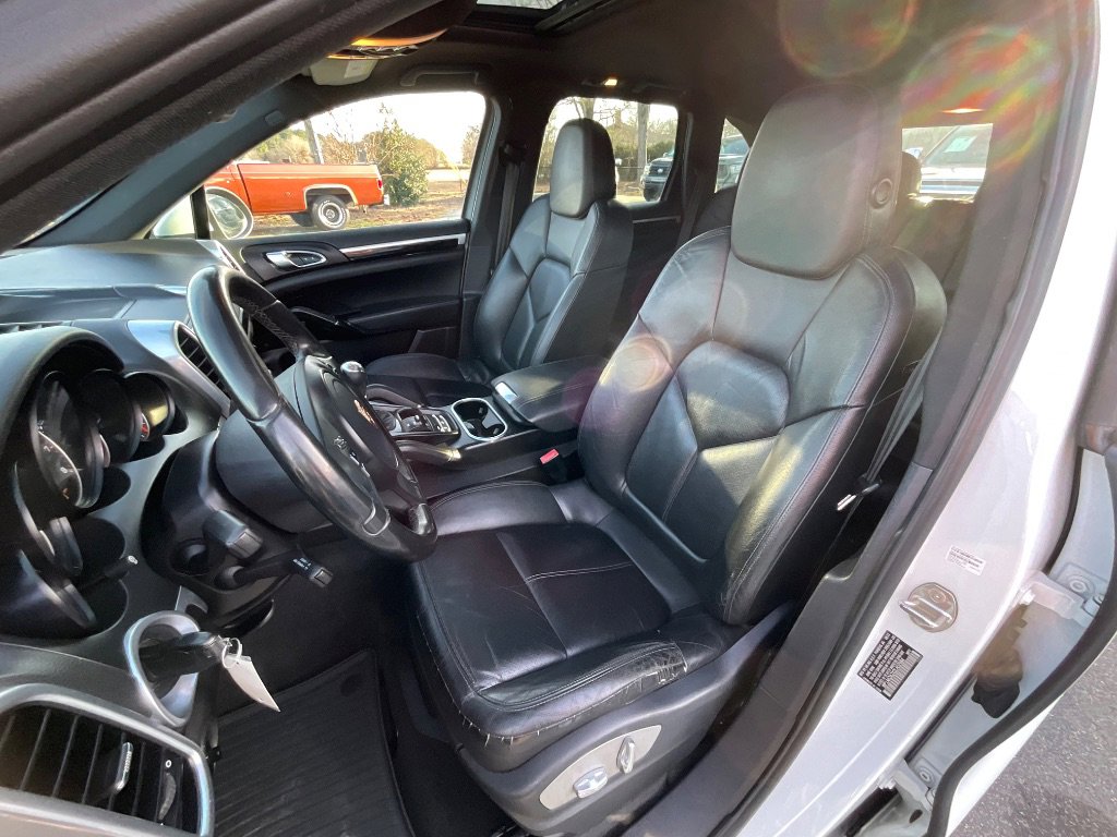 Used 2013 Porsche Cayenne 6-Speed Manual image 12