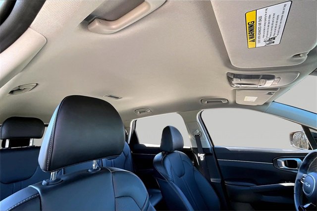 Used 2025 Kia Sorento S image 25