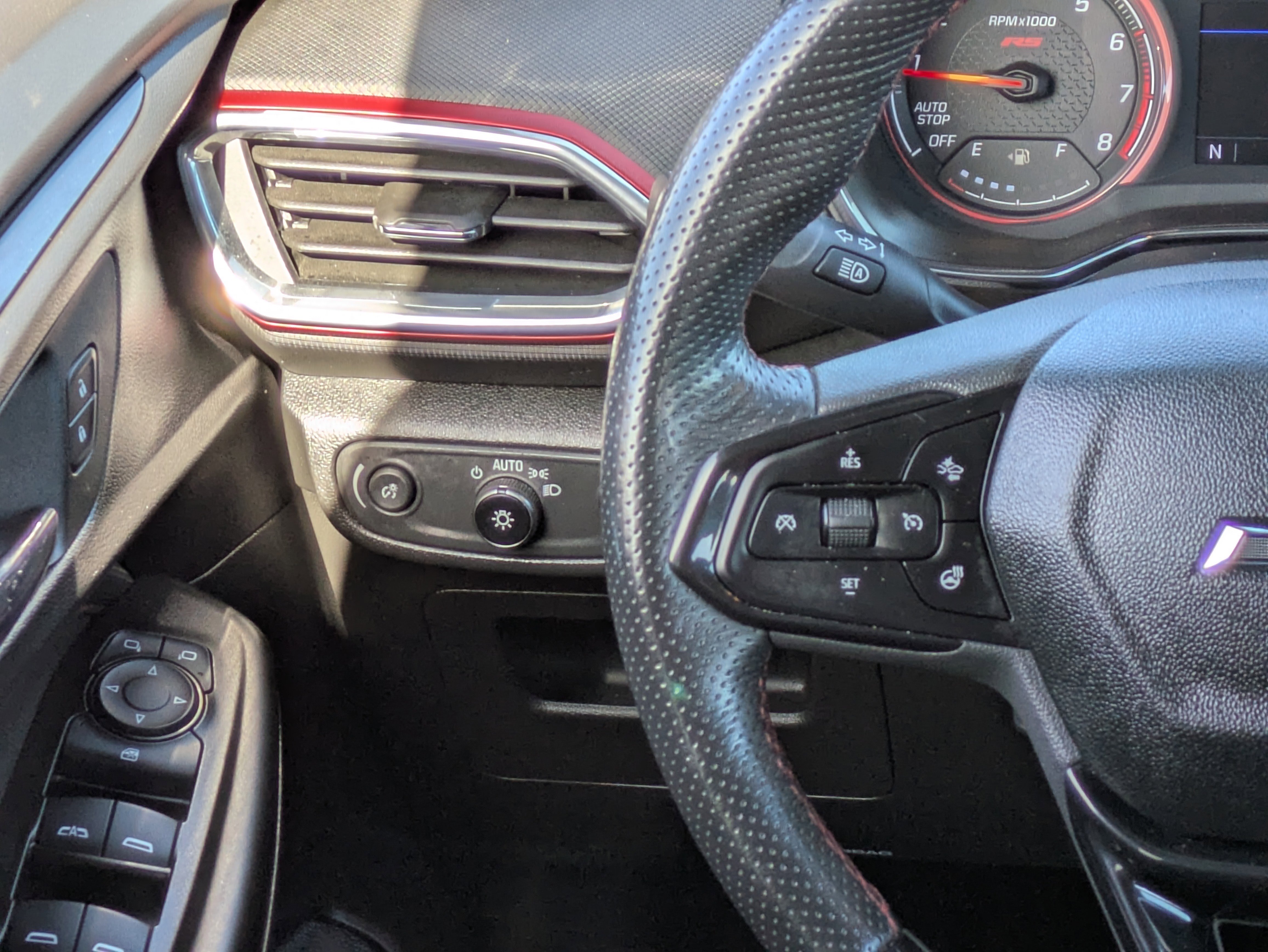 Used 2023 Chevrolet TrailBlazer RS w/ Sun and Liftgate Package image 22