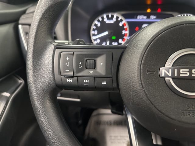 Used 2024 Nissan Rogue S image 23