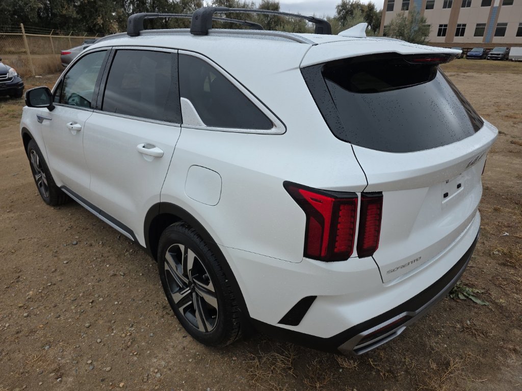 Certified 2023 Kia Sorento EX AWD/4WD image 3