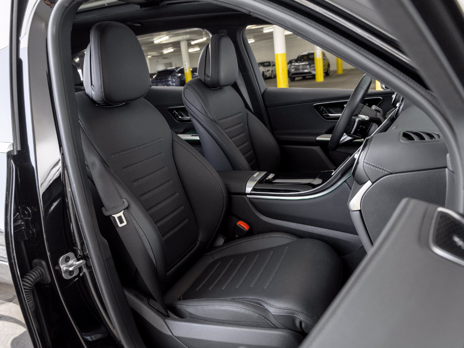 Used 2026 Mercedes-Benz GLC 300 image 27