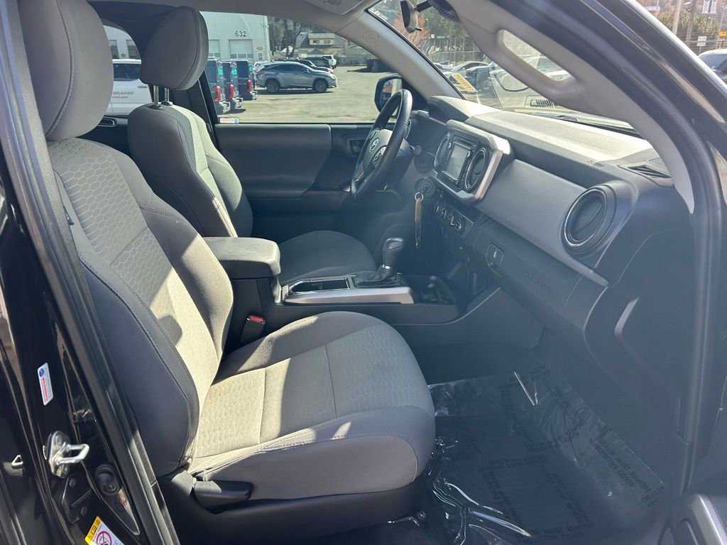 Certified 2018 Toyota Tacoma SR5 w/ SR5 Appearance Package (SM) AWD/4WD image 13