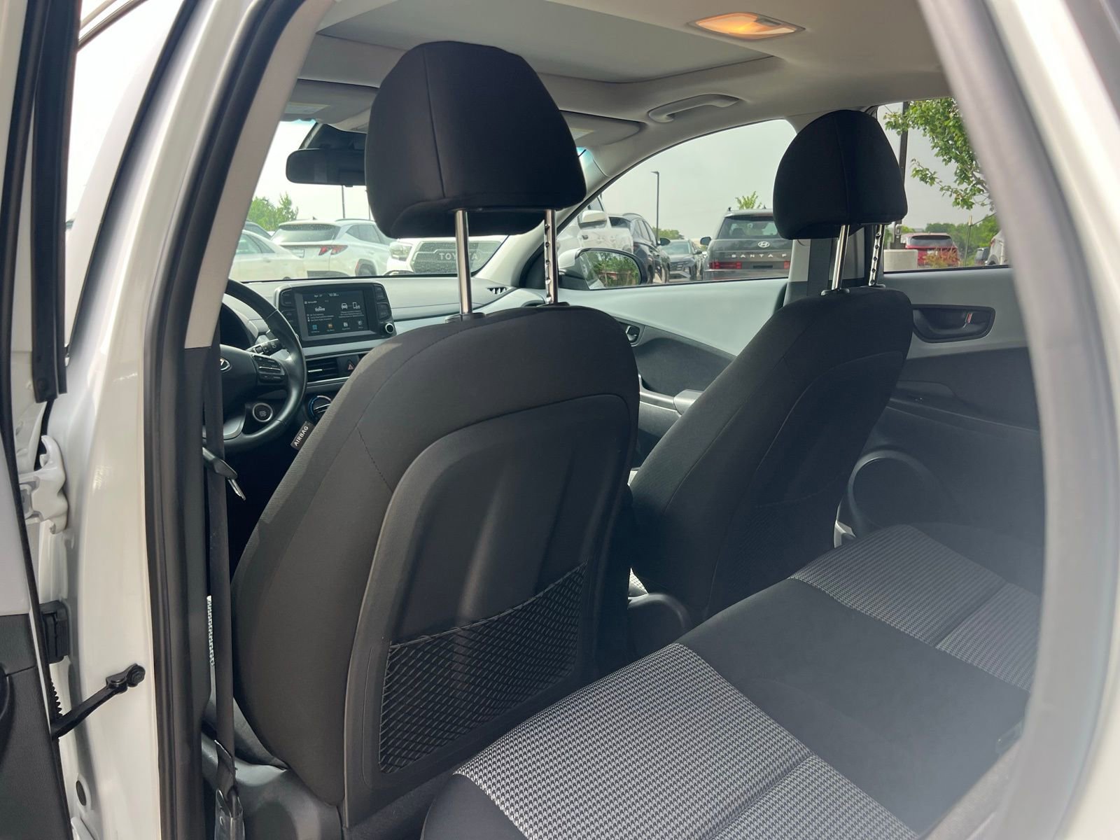 Used 2018 Hyundai Kona SEL w/ SEL Tech Package 02 FWD image 17