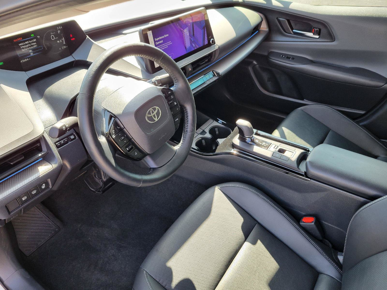 Used 2024 Toyota Prius Limited w/ Limited Premium Package FWD image 5