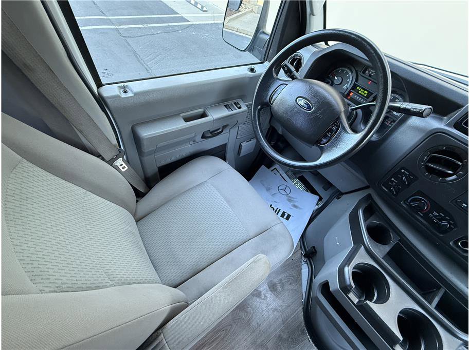 Used 2014 Ford E-150 and Econoline 150 Wagon image 29