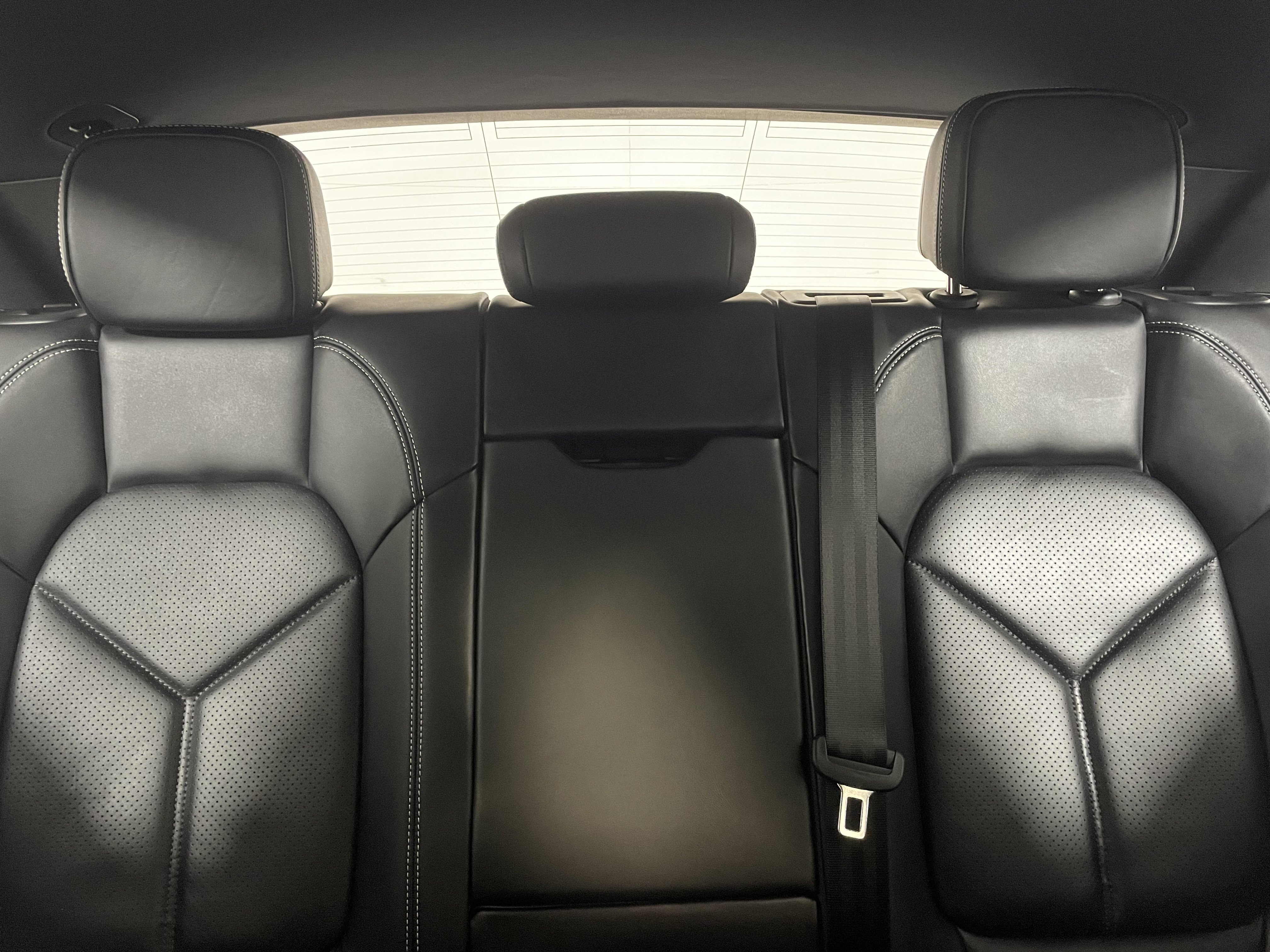 Certified 2024 Porsche Macan GTS image 16