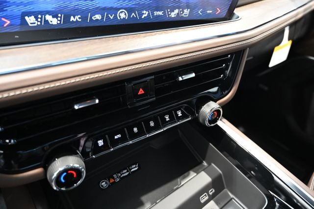 New 2026 Chevrolet Suburban High Country AWD/4WD image 20