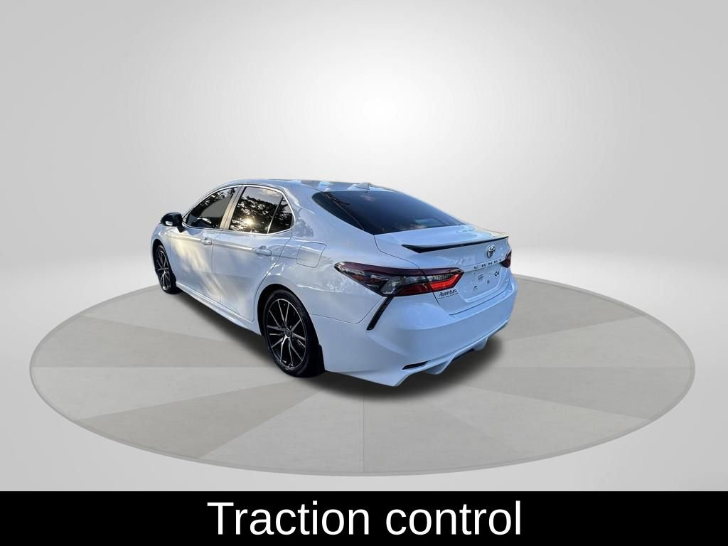 Used 2024 Toyota Camry SE w/ Convenience Package FWD image 5