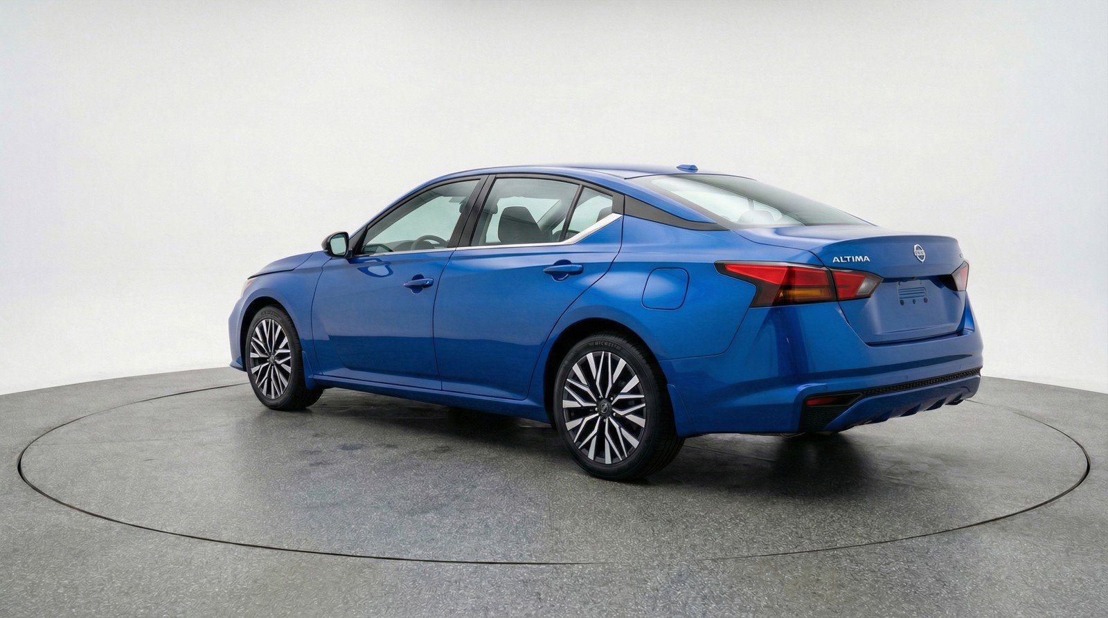 Used 2025 Nissan Altima 2.5 SV FWD image 6