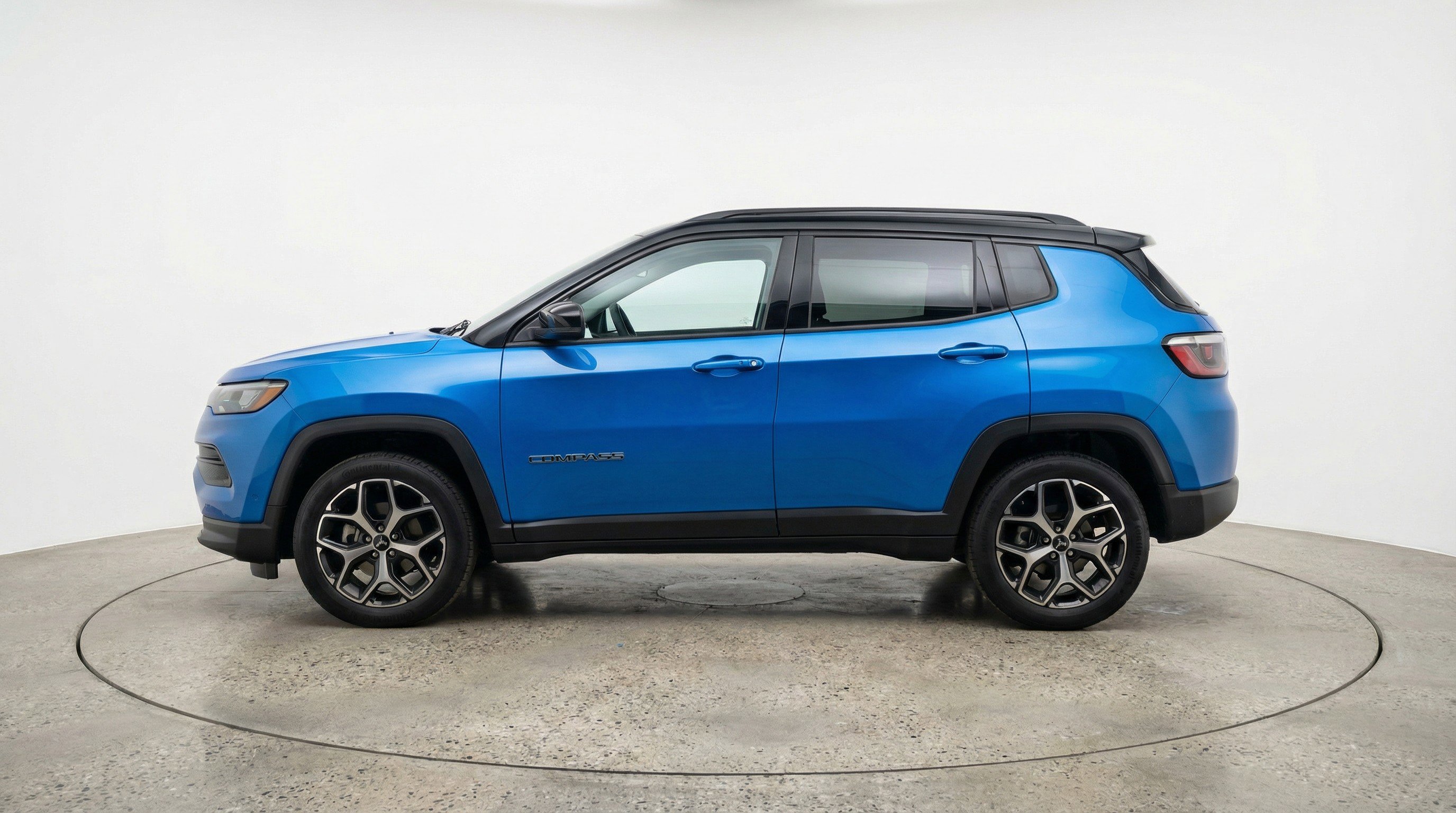 Used 2025 Jeep Compass Limited AWD/4WD image 5
