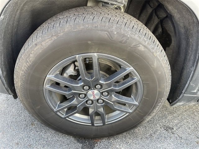 Used 2025 GMC Acadia Elevation image 2