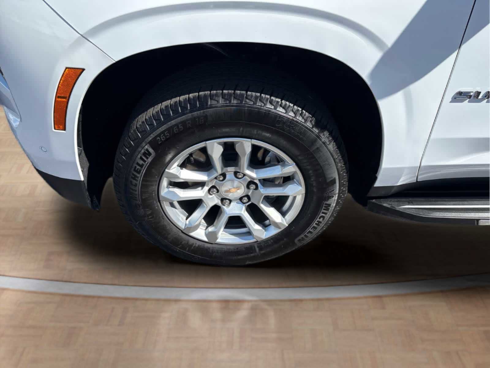 Used 2025 Chevrolet Suburban LS RWD image 33