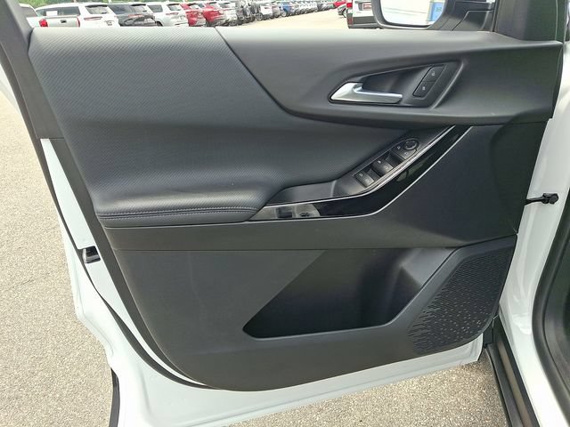 Used 2026 Chevrolet Equinox LT FWD image 12