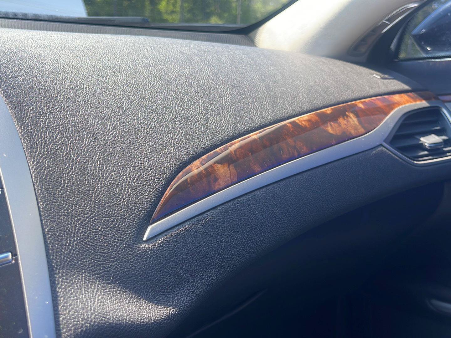 Used 2013 Lincoln MKZ FWD image 25