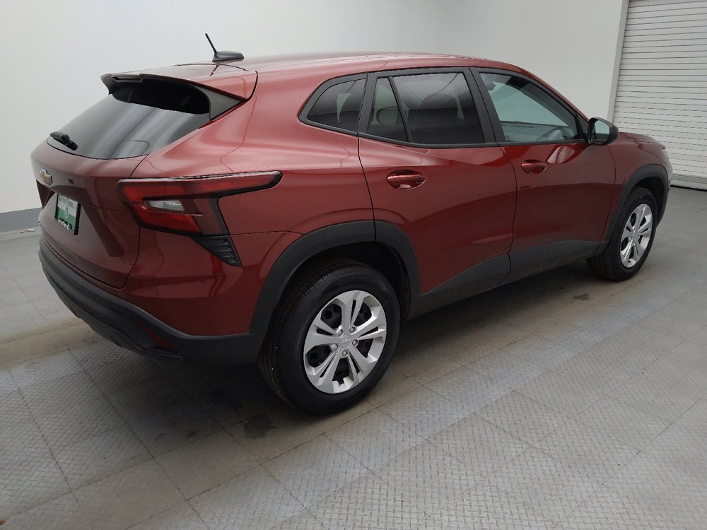 Used 2025 Chevrolet Trax LS FWD image 10