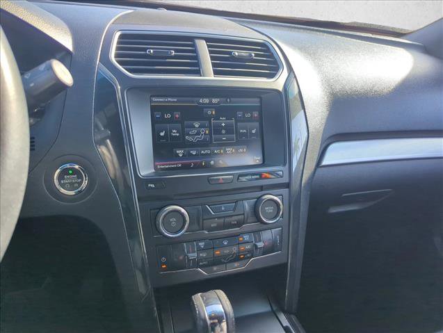 Used 2016 Ford Explorer XLT w/ Equipment Group 202A image 10