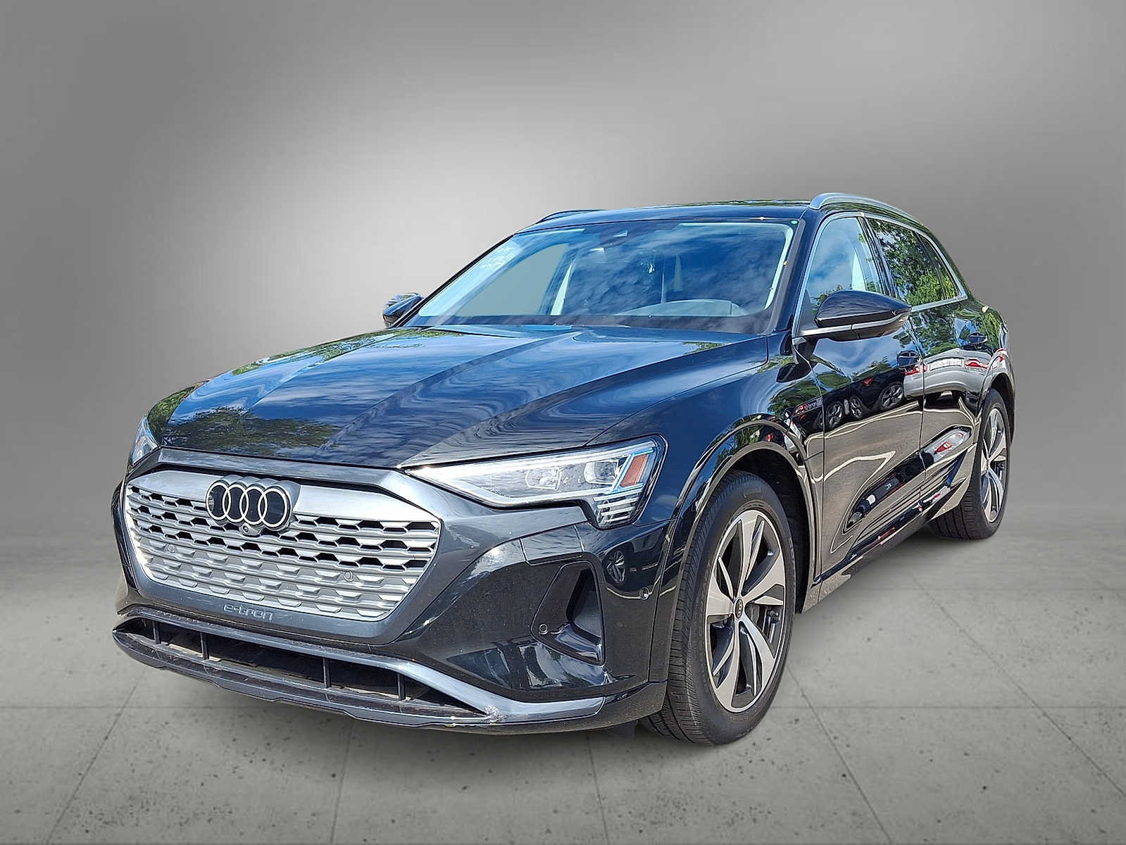 Used 2024 Audi Q8 e-tron Premium Plus w/ Premium Plus Package AWD/4WD image 1