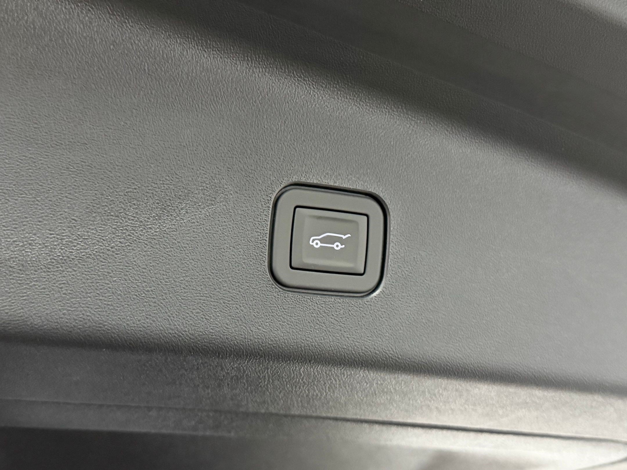 New 2026 Cadillac Vistiq Platinum AWD/4WD image 46