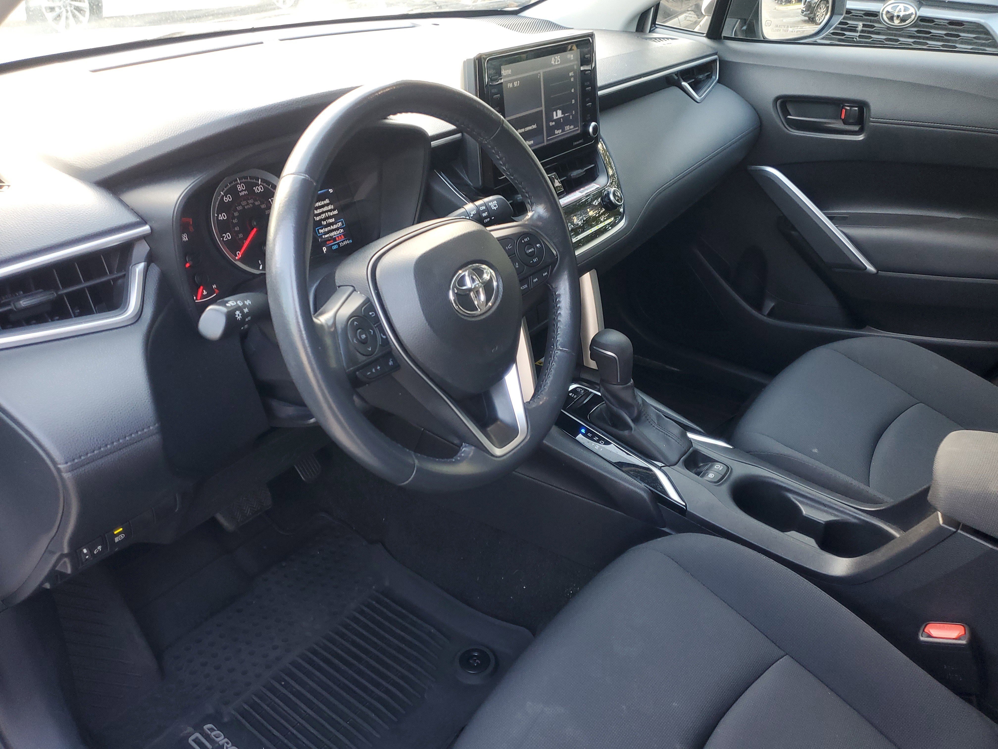 Used 2022 Toyota Corolla Cross LE image 16