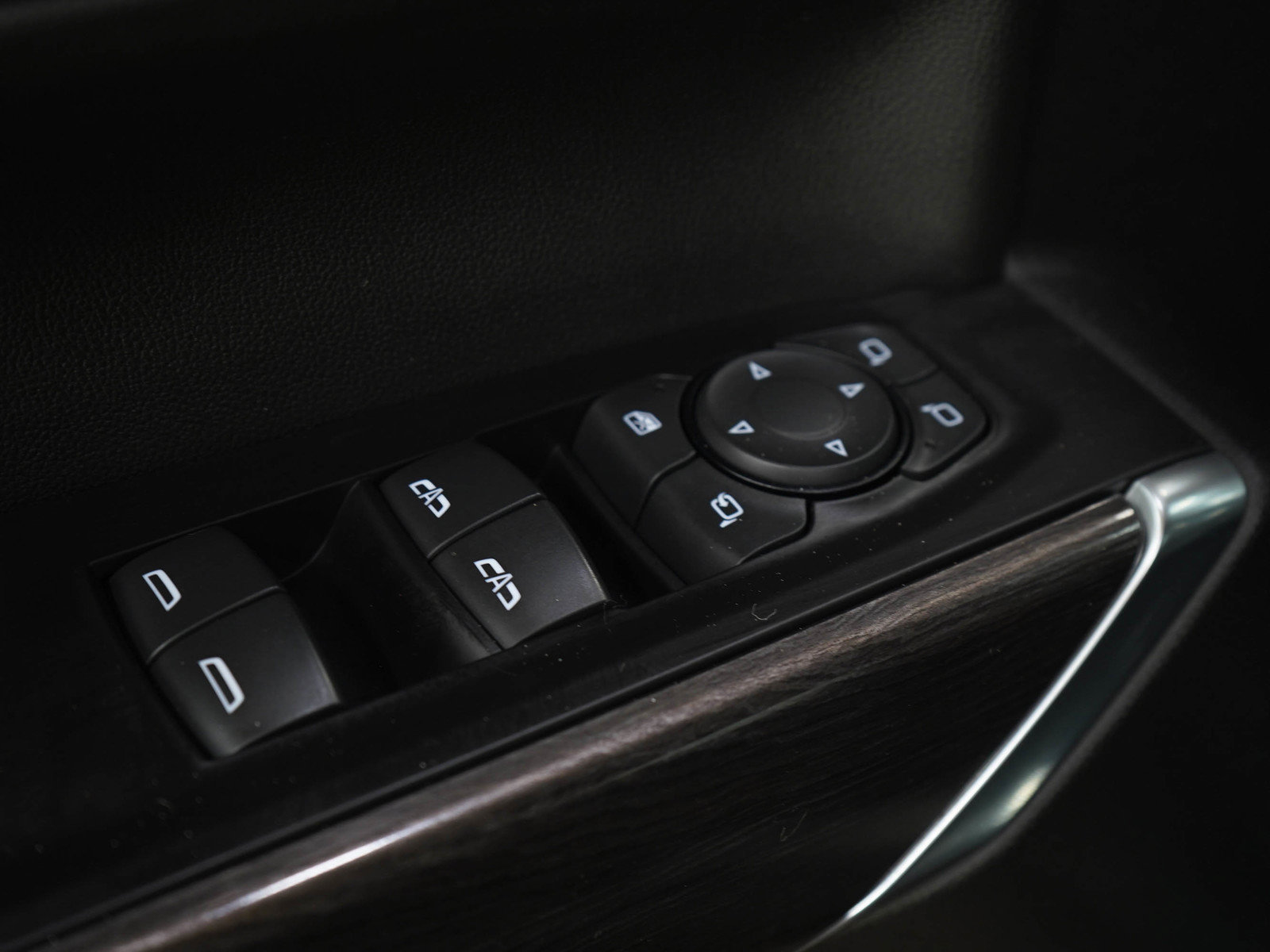 Used 2019 Chevrolet Silverado 1500 LTZ AWD/4WD image 23