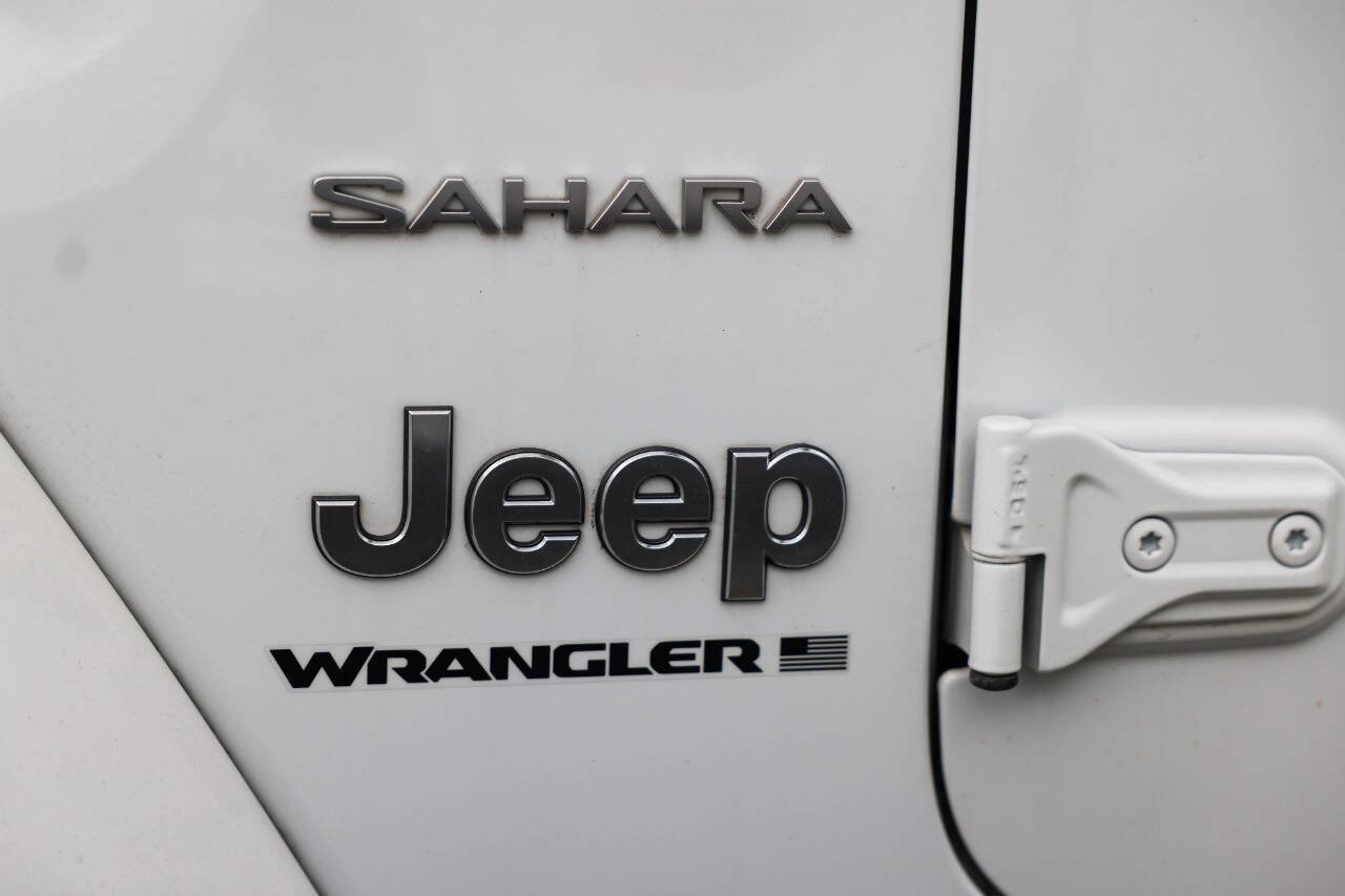 Used 2023 Jeep Wrangler Unlimited Sahara w/ Cold Weather Group AWD/4WD image 33
