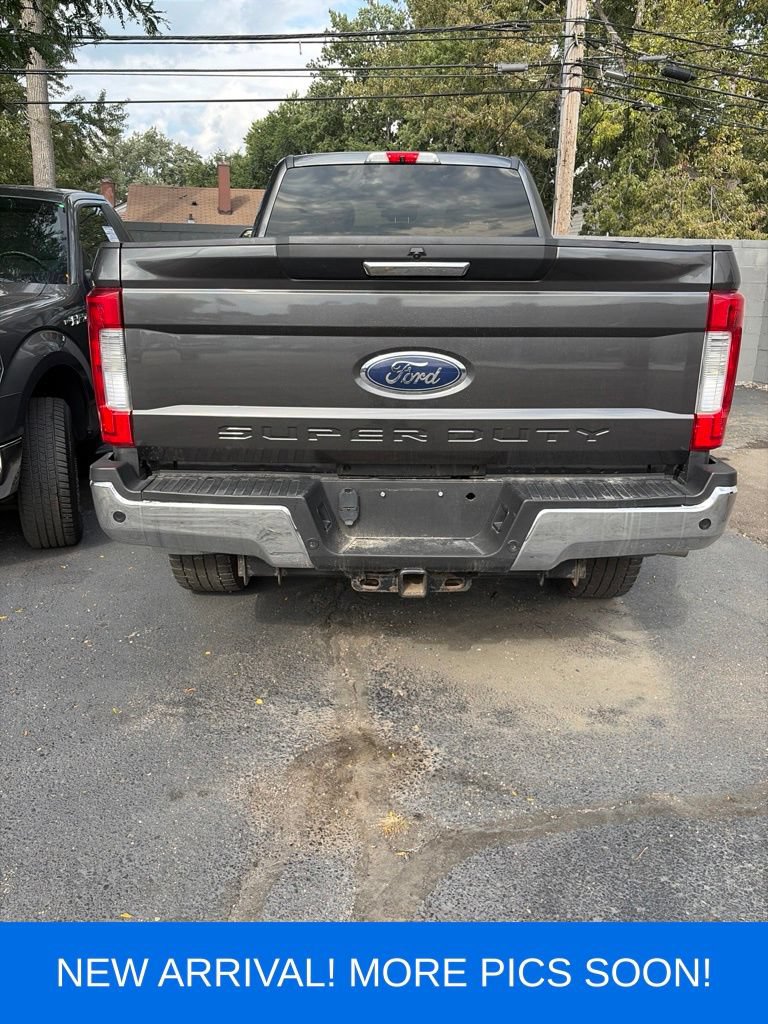 Used 2017 Ford F250 XLT w/ XLT Premium Package AWD/4WD image 3