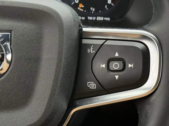 Used 2022 Volvo XC40 T5 Inscription w/ Advanced Package image 15