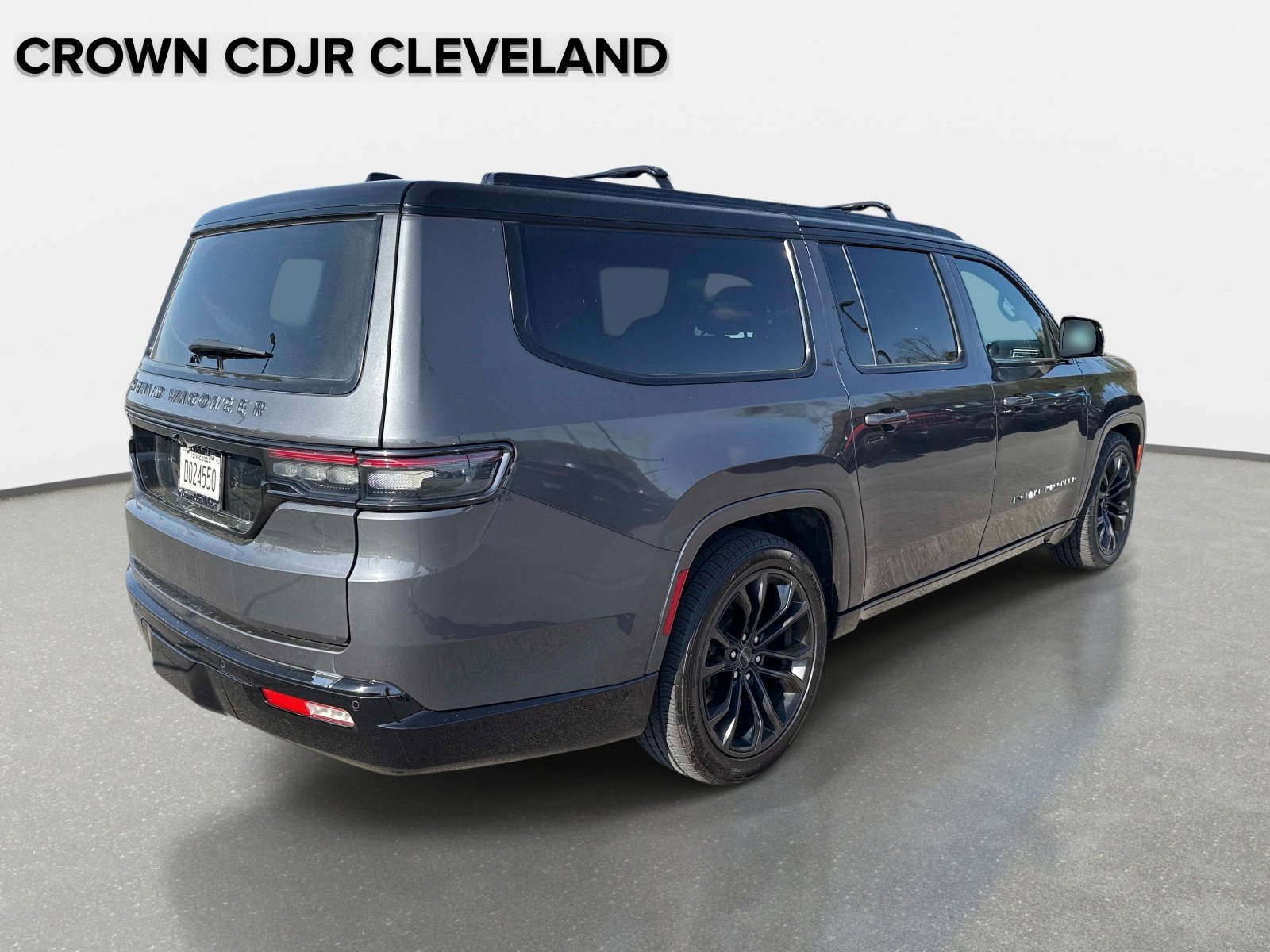 Used 2024 Jeep Grand Wagoneer L Series II w/ Quick Order Packagew 28T image 4