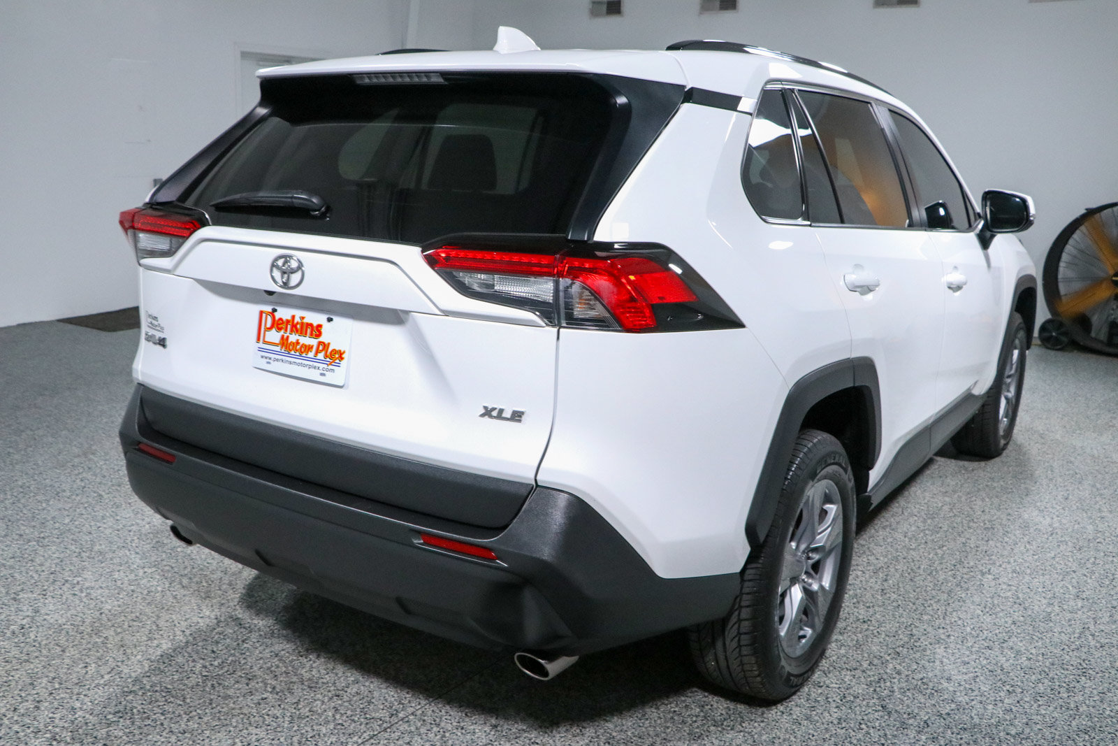 Used 2022 Toyota RAV4 XLE FWD image 7