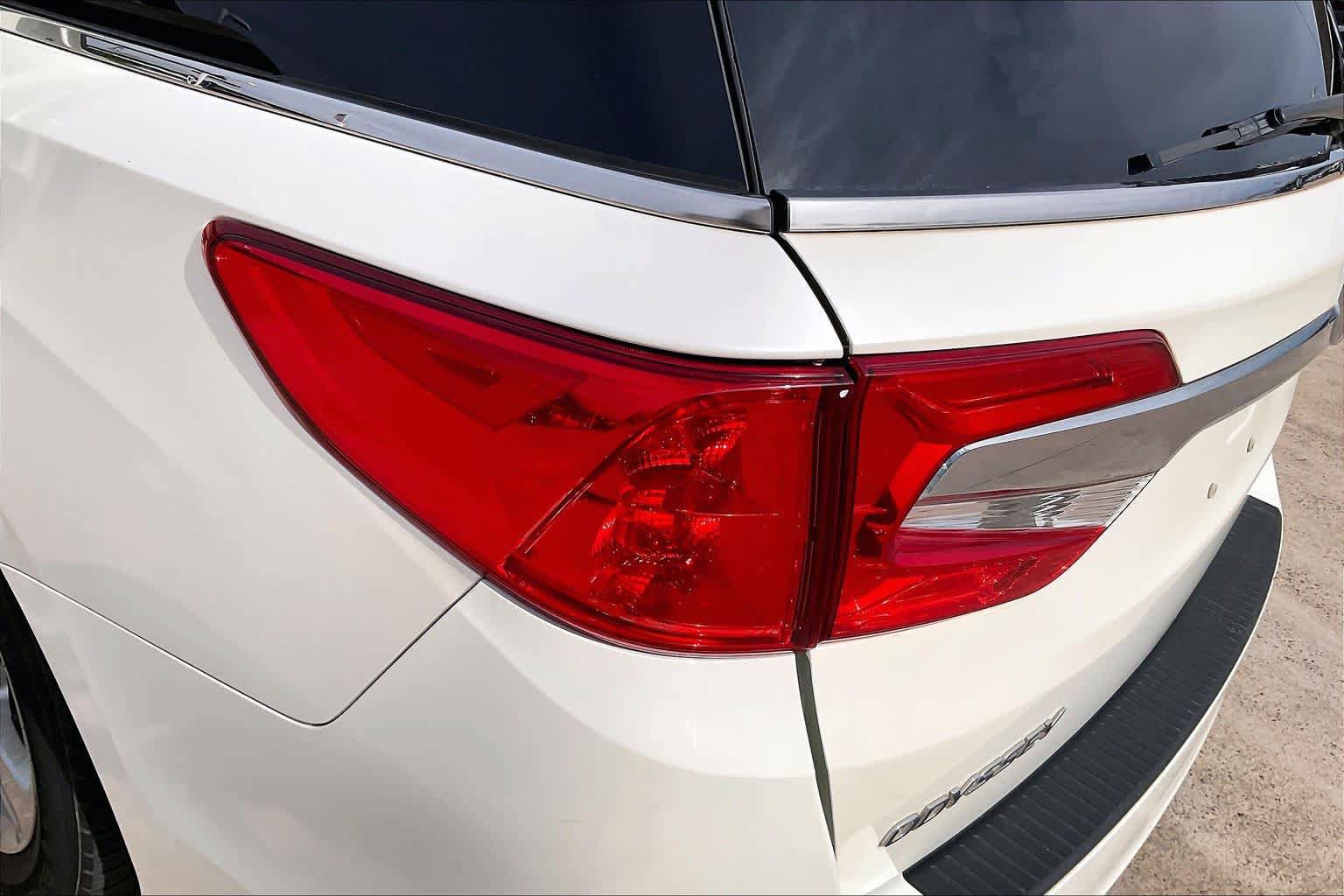 Used 2018 Honda Odyssey EX image 27