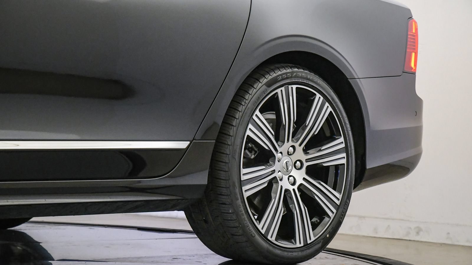 Certified 2023 Volvo S90 B6 Plus AWD/4WD image 11