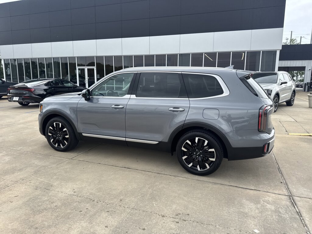 Used 2024 Kia Telluride SX w/ Towing Package FWD image 26