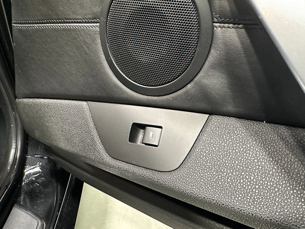 Used 2006 BMW M Roadster image 10