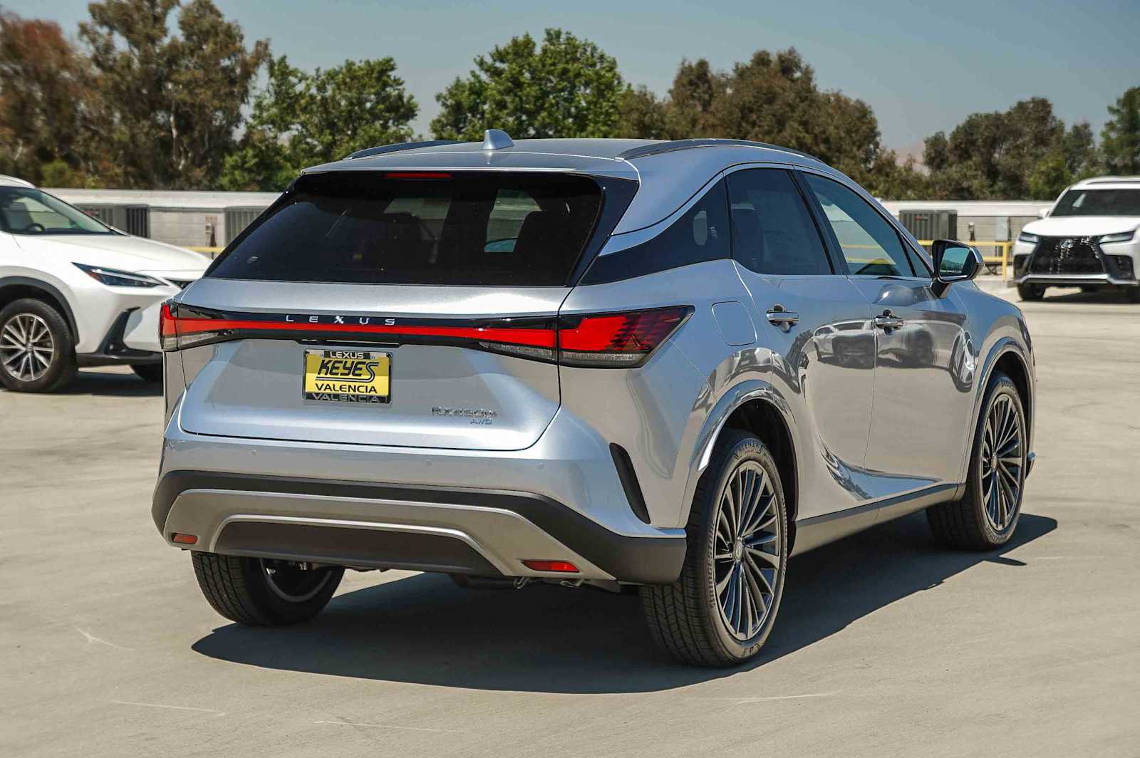 New 2026 Lexus RX 450h AWD image 4