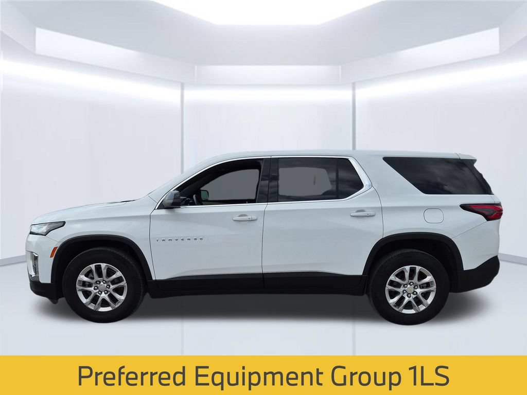 Used 2023 Chevrolet Traverse LS FWD image 2