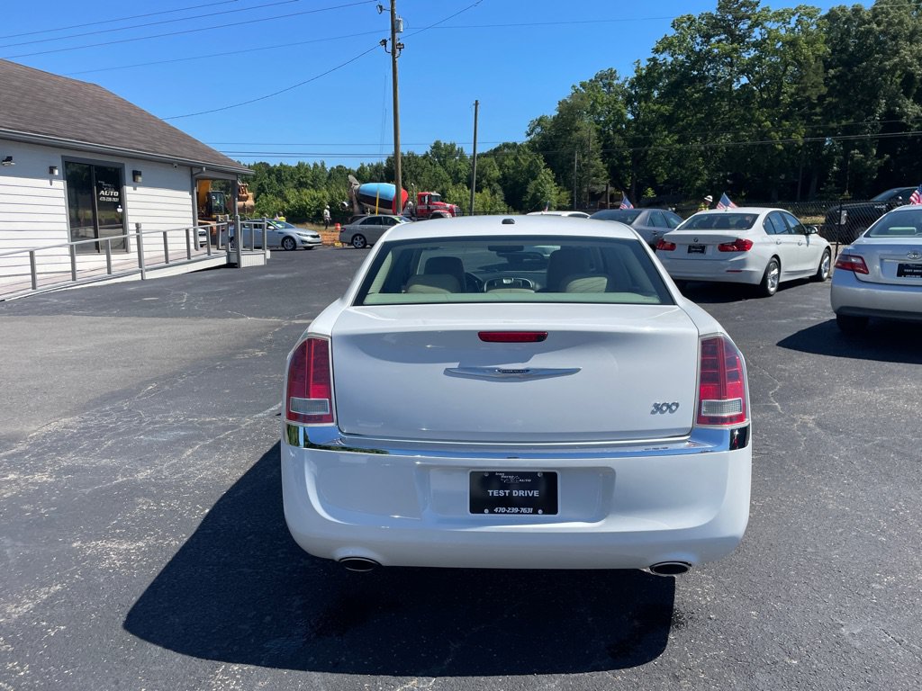 Used 2013 Chrysler 300 RWD image 5