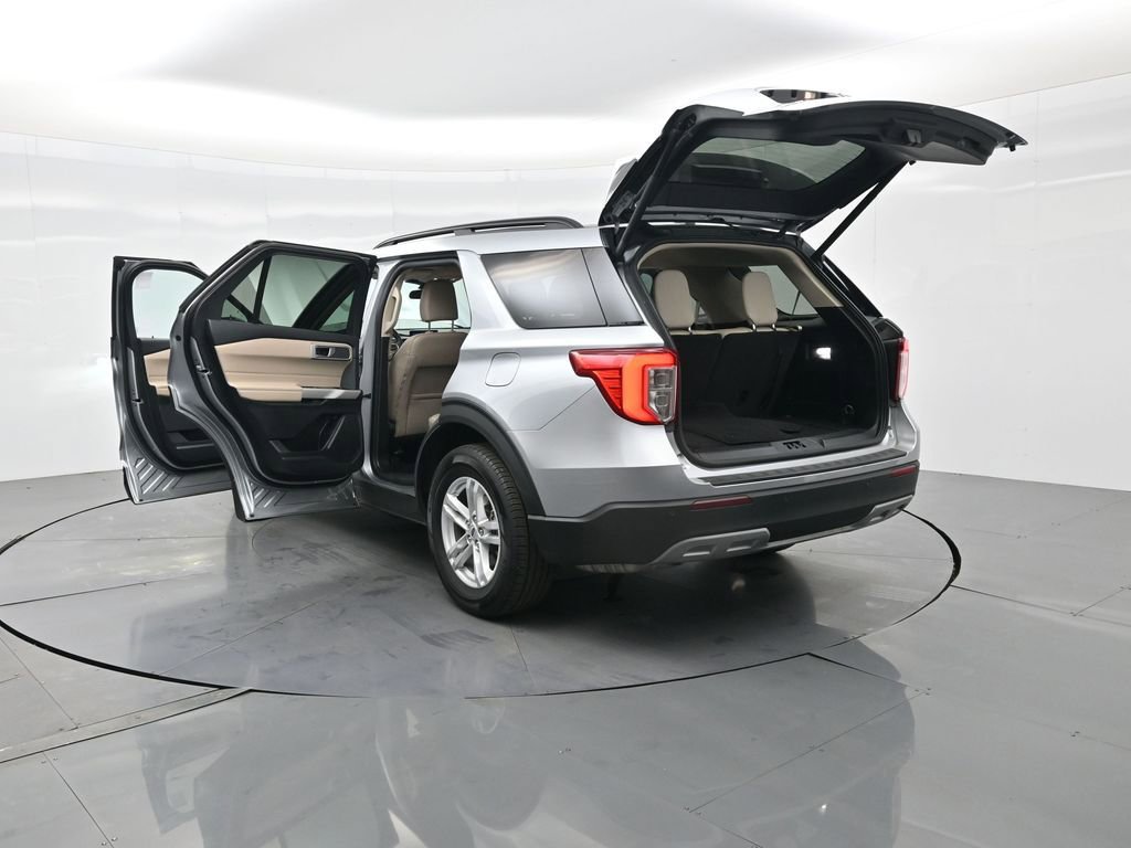 Used 2024 Ford Explorer XLT w/ Equipment Group 202A image 43