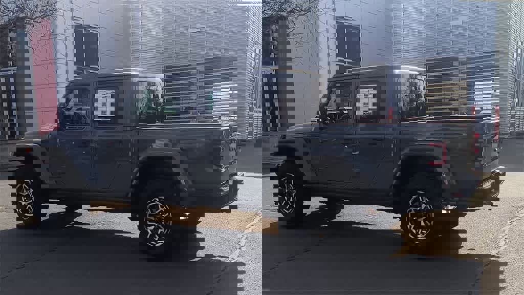 Used 2025 Jeep Gladiator Rubicon w/ Convenience Group image 6